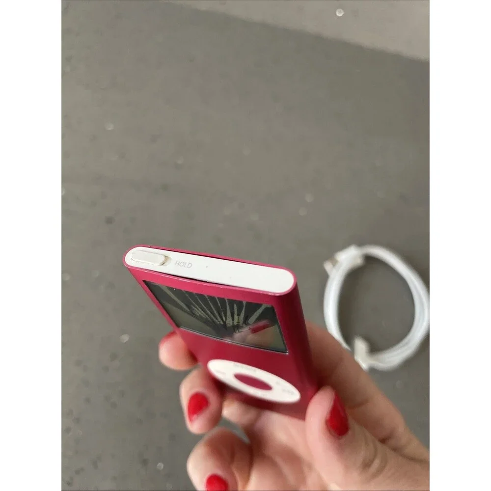 Apple A1199 4GB iPod Nano 2nd Gen Limited Ed. Product RED MA725LL READ! Screen